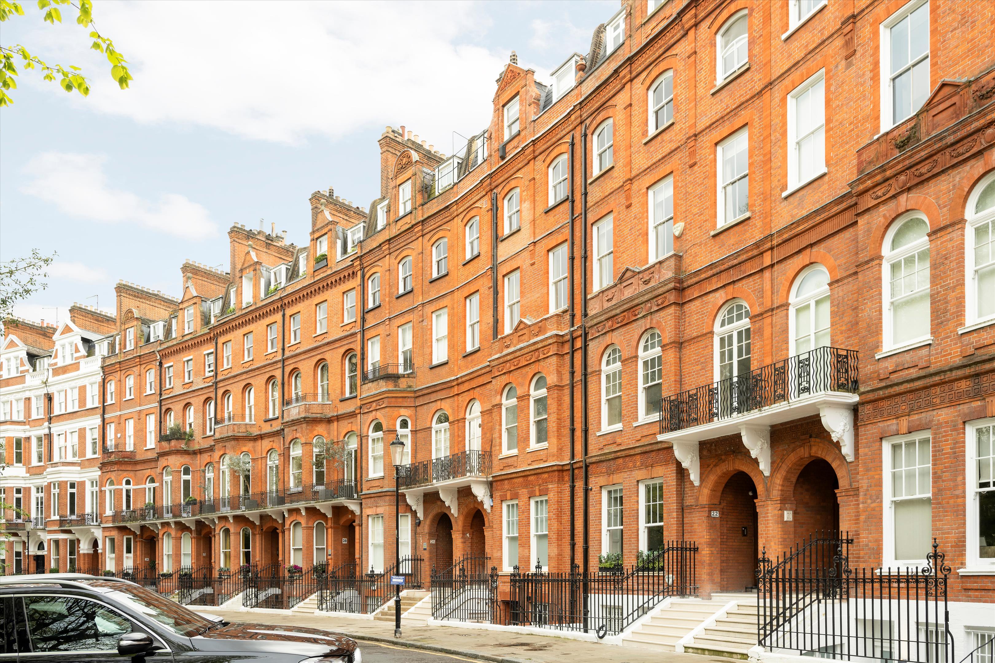 Lennox Gardens, Knightsbridge, London, SW1X