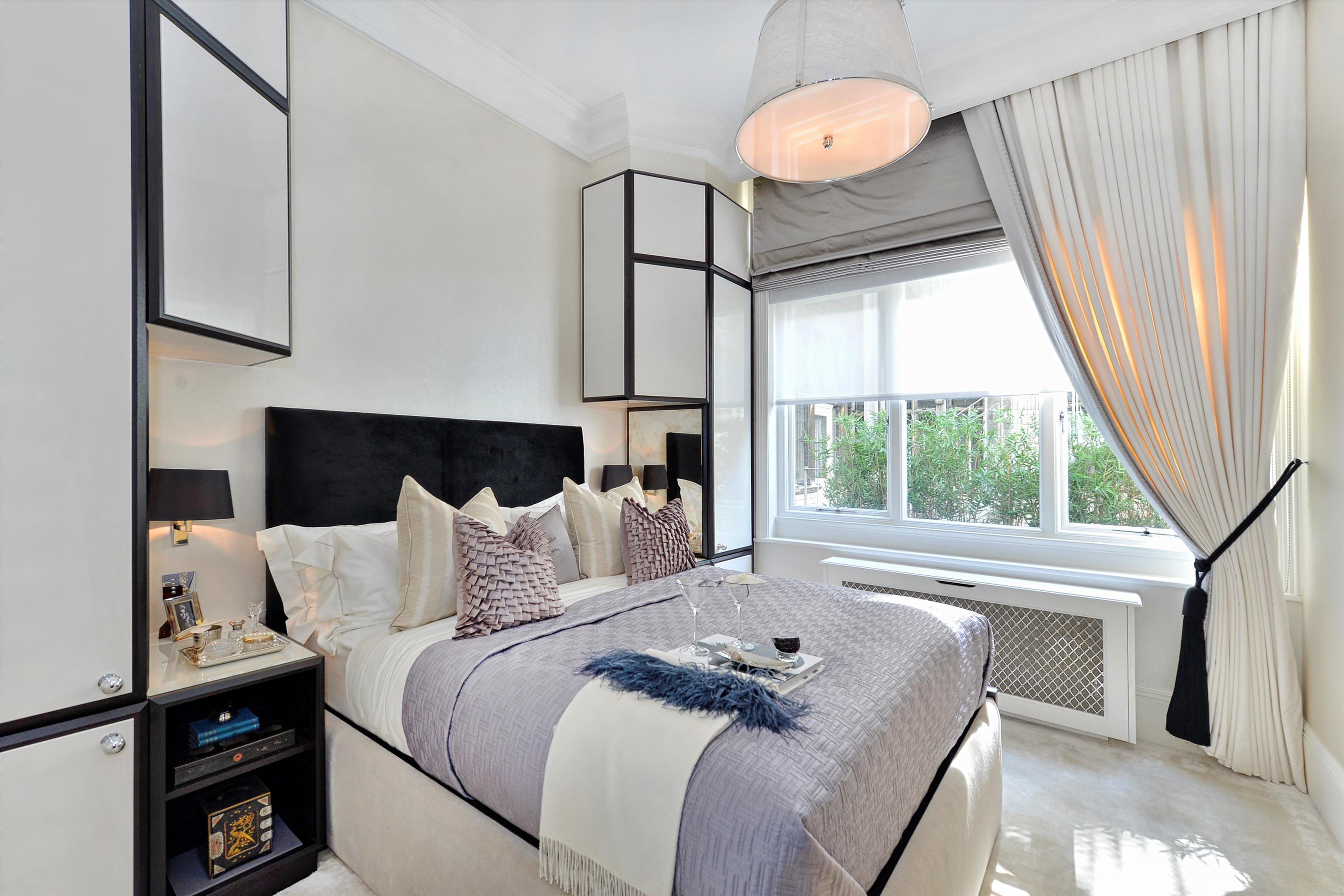 Cadogan Square, Knightsbridge SW1X.