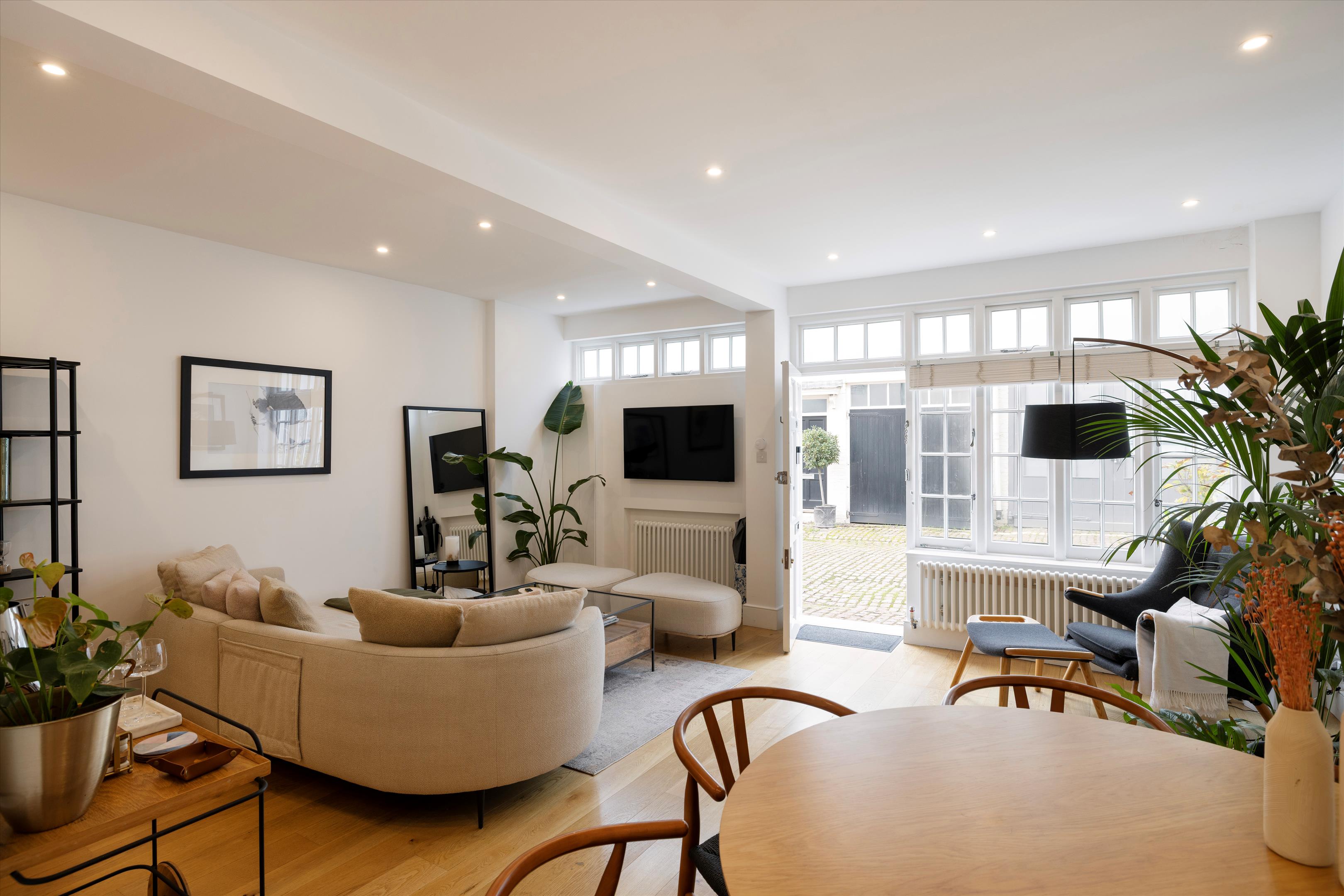 Ennismore Mews, London SW7
