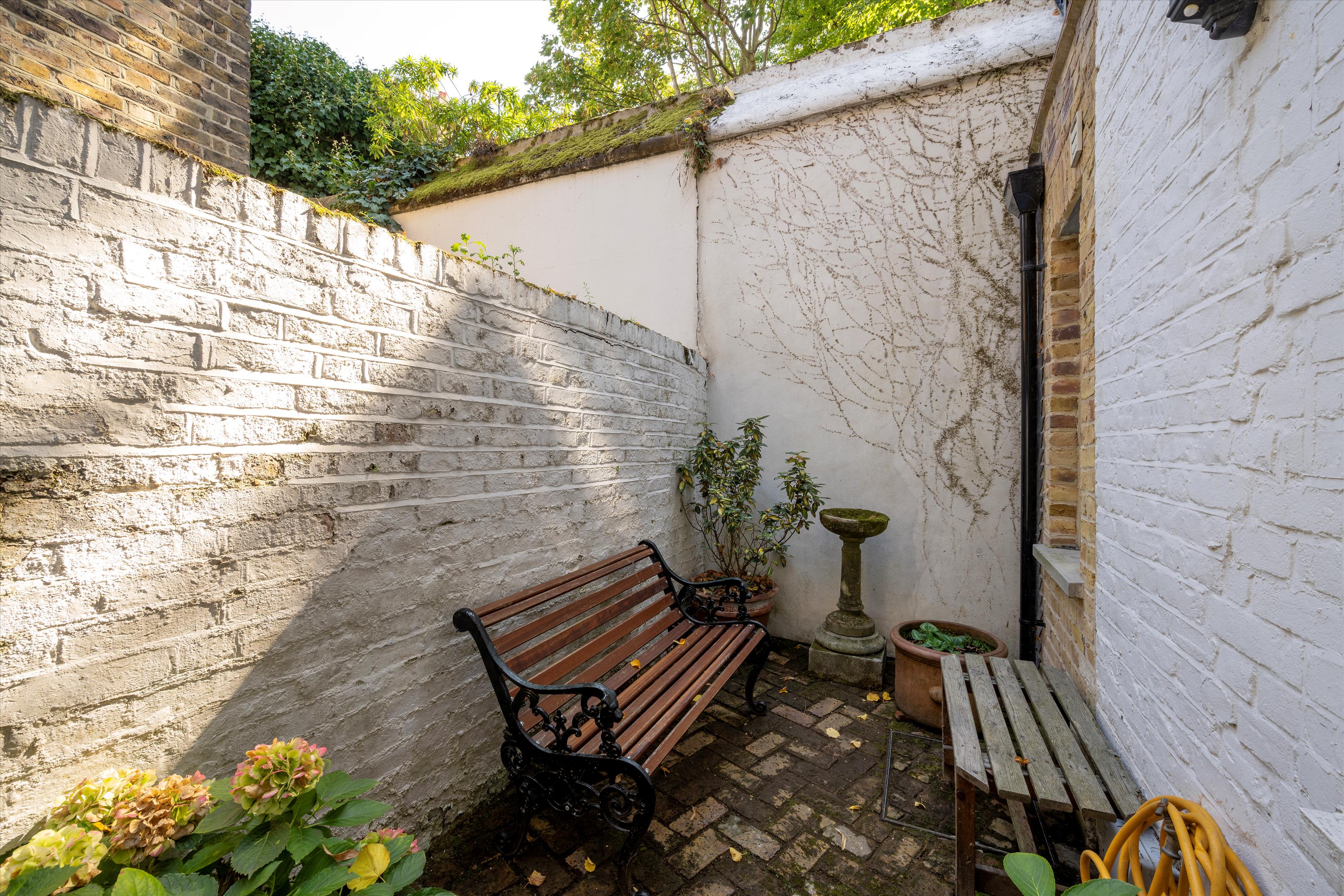 Oakley Gardens, London, SW3