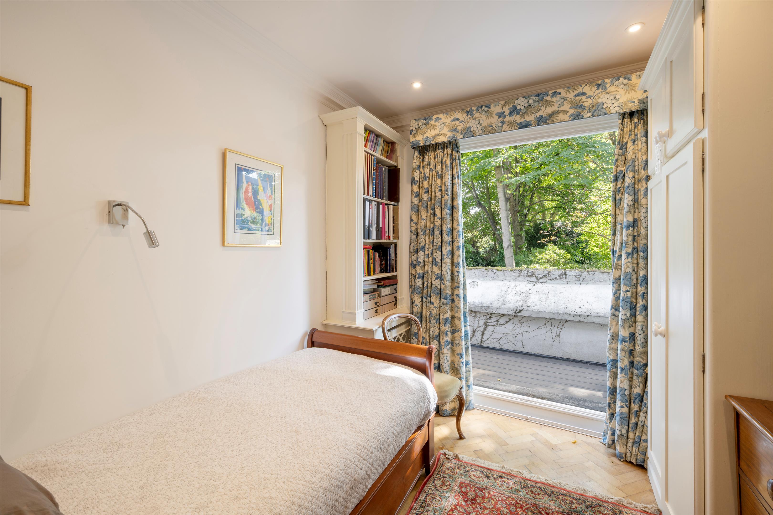 Oakley Gardens, London, SW3