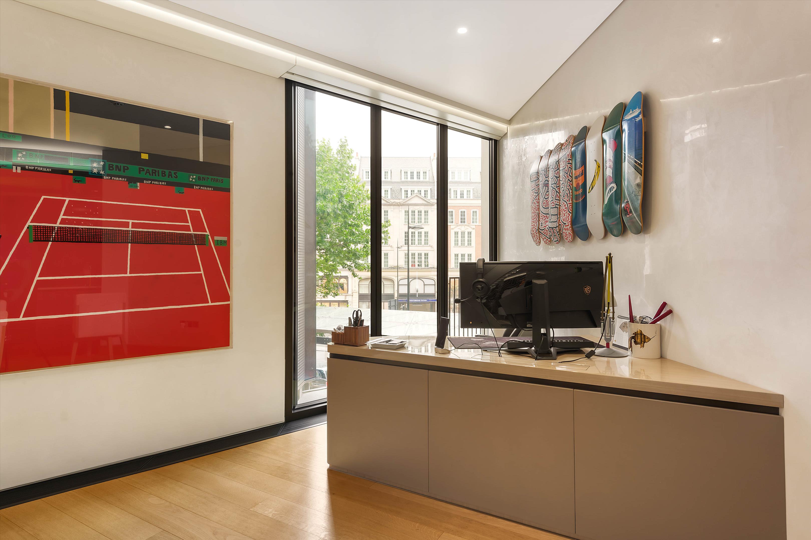 One Hyde Park, Knightsbridge, London, SW1X