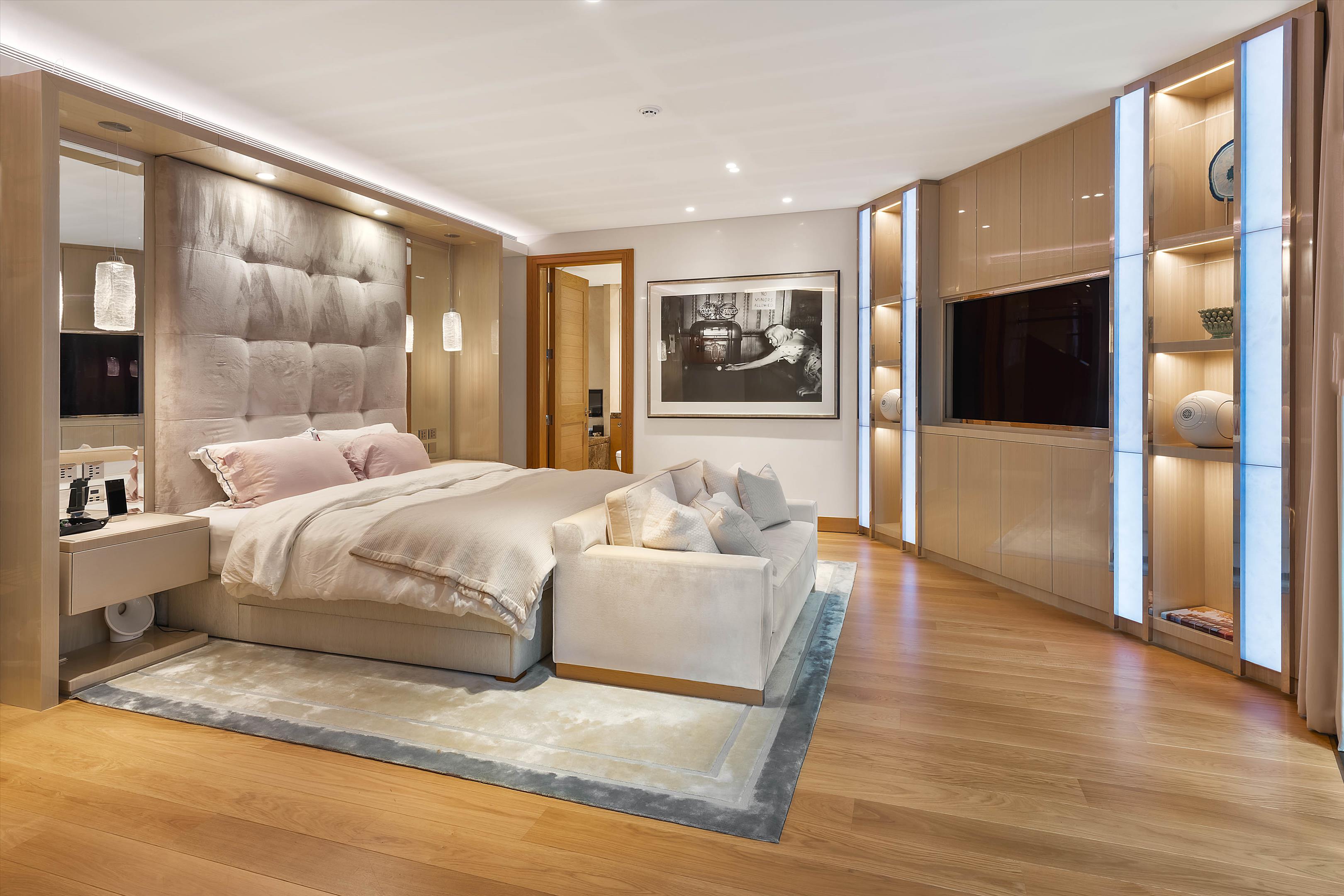 One Hyde Park, Knightsbridge, London, SW1X