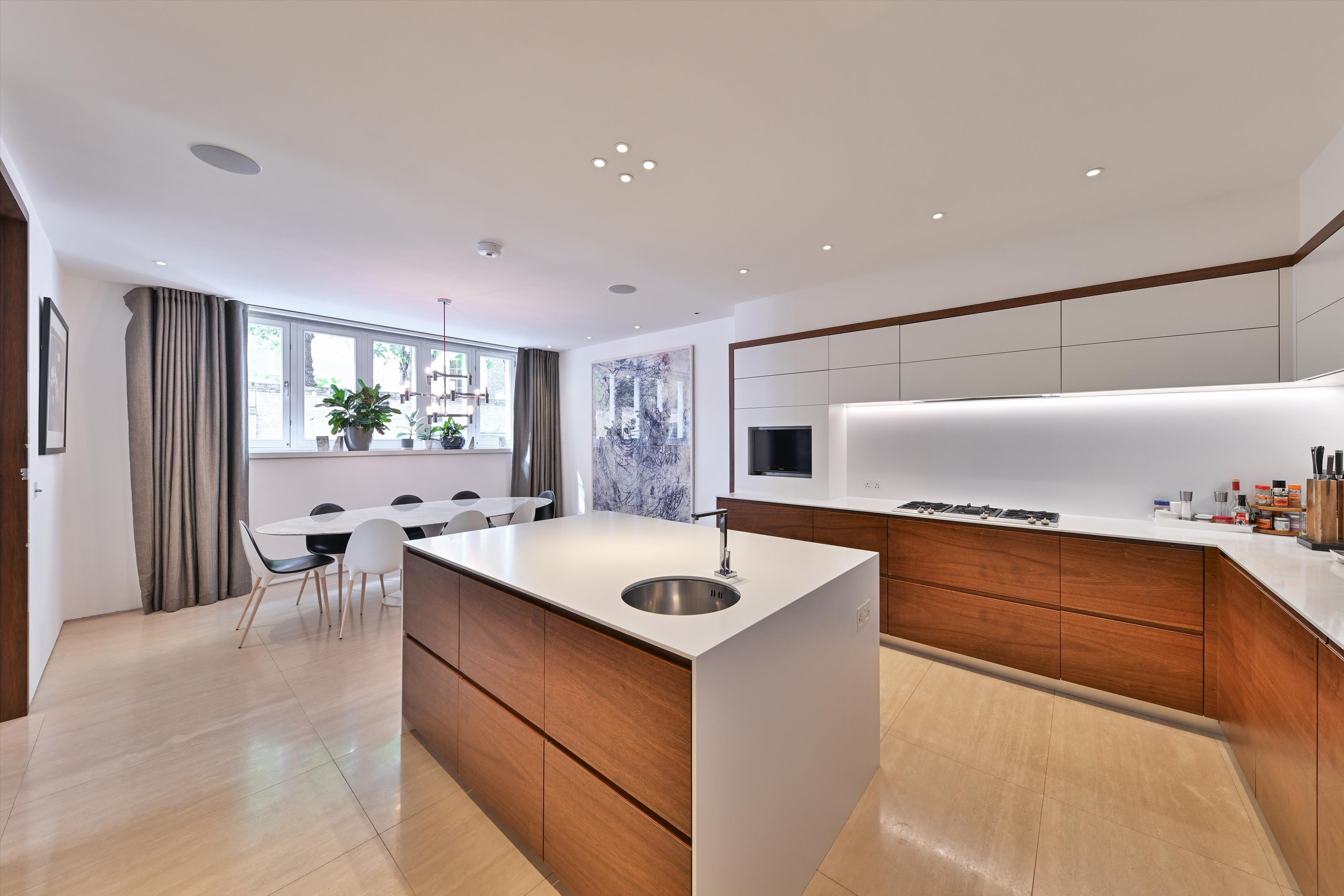 Ennismore Street, Knightsbridge, London, SW7