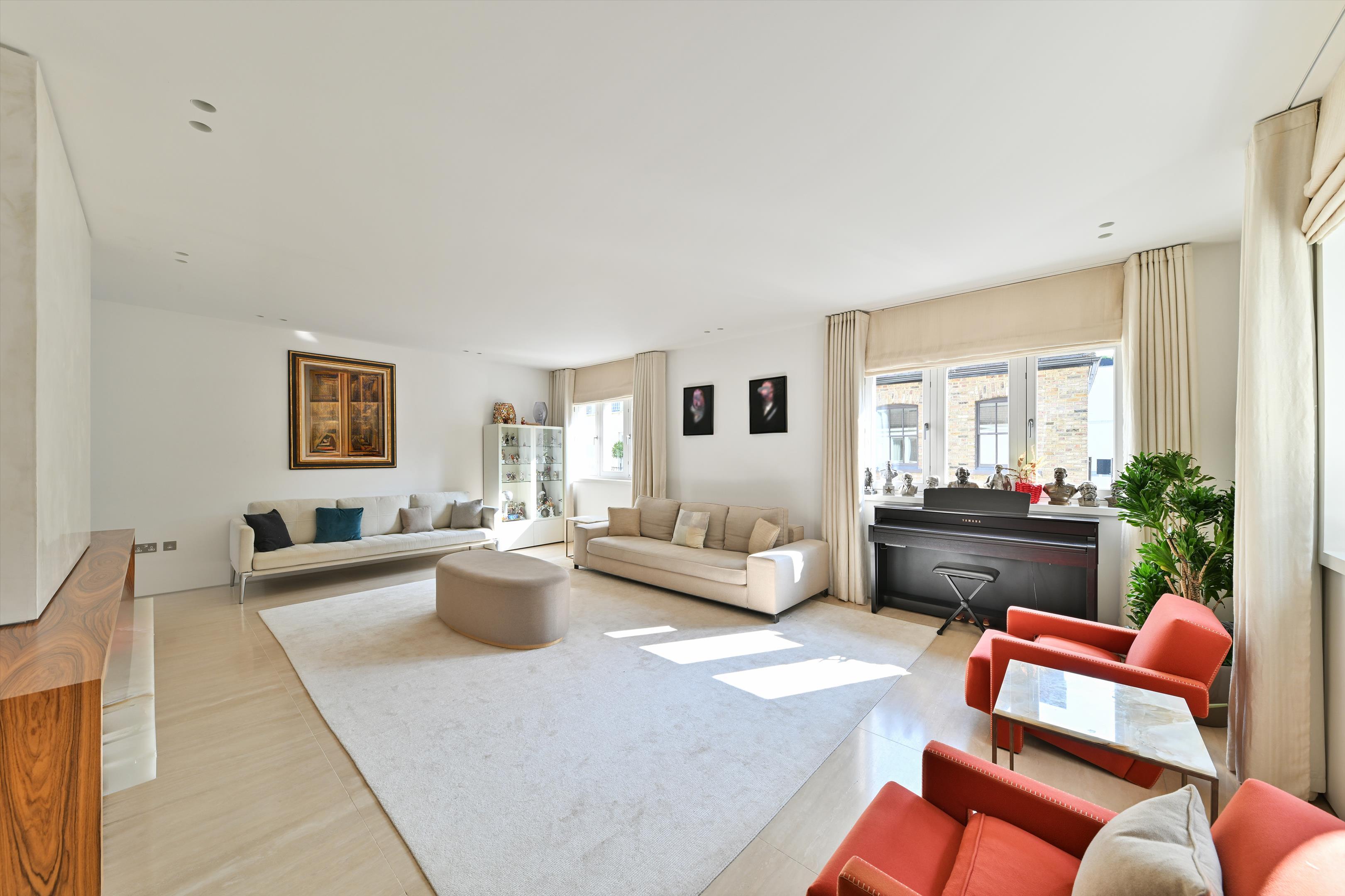 Ennismore Street, Knightsbridge, London, SW7