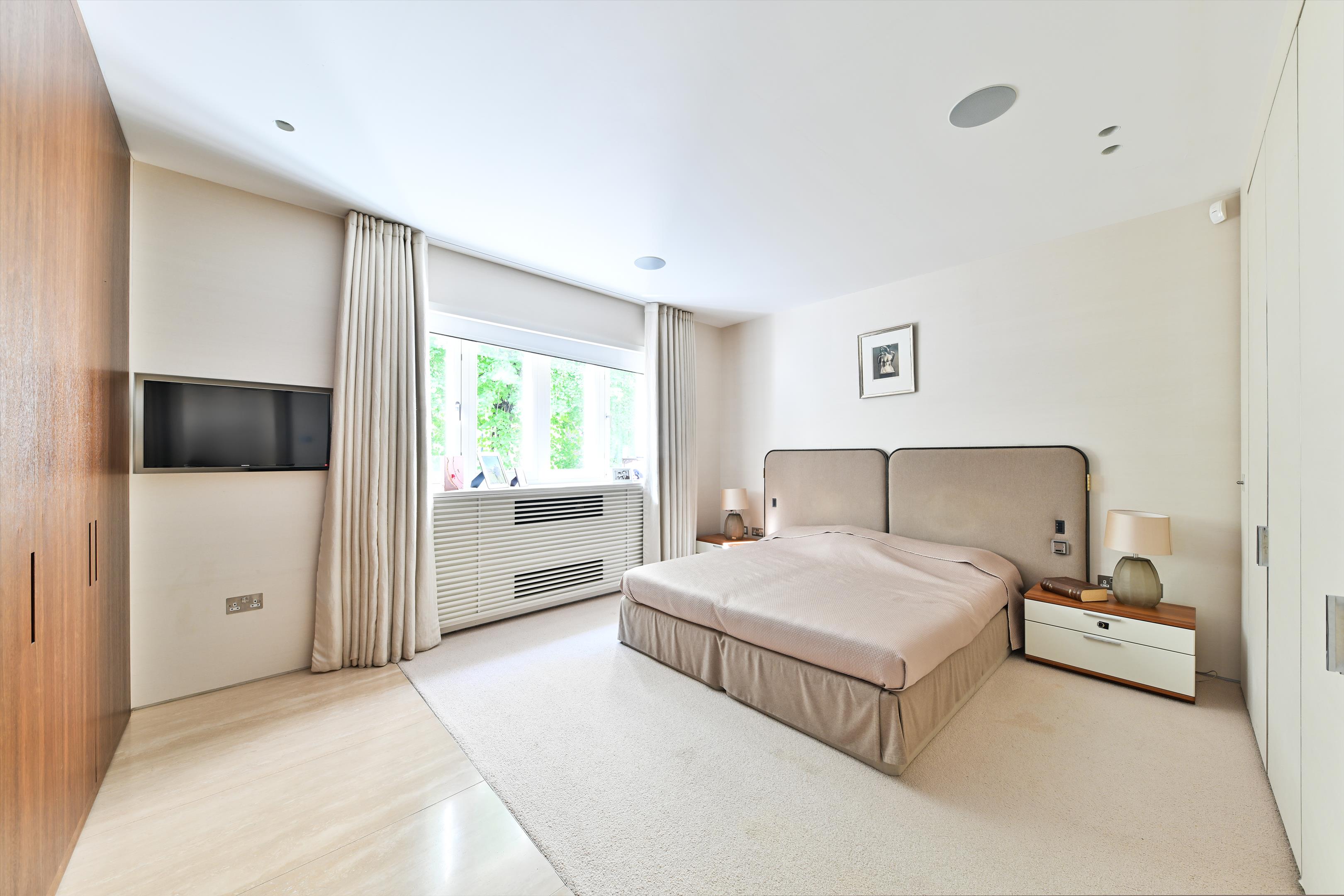 Ennismore Street, Knightsbridge, London, SW7
