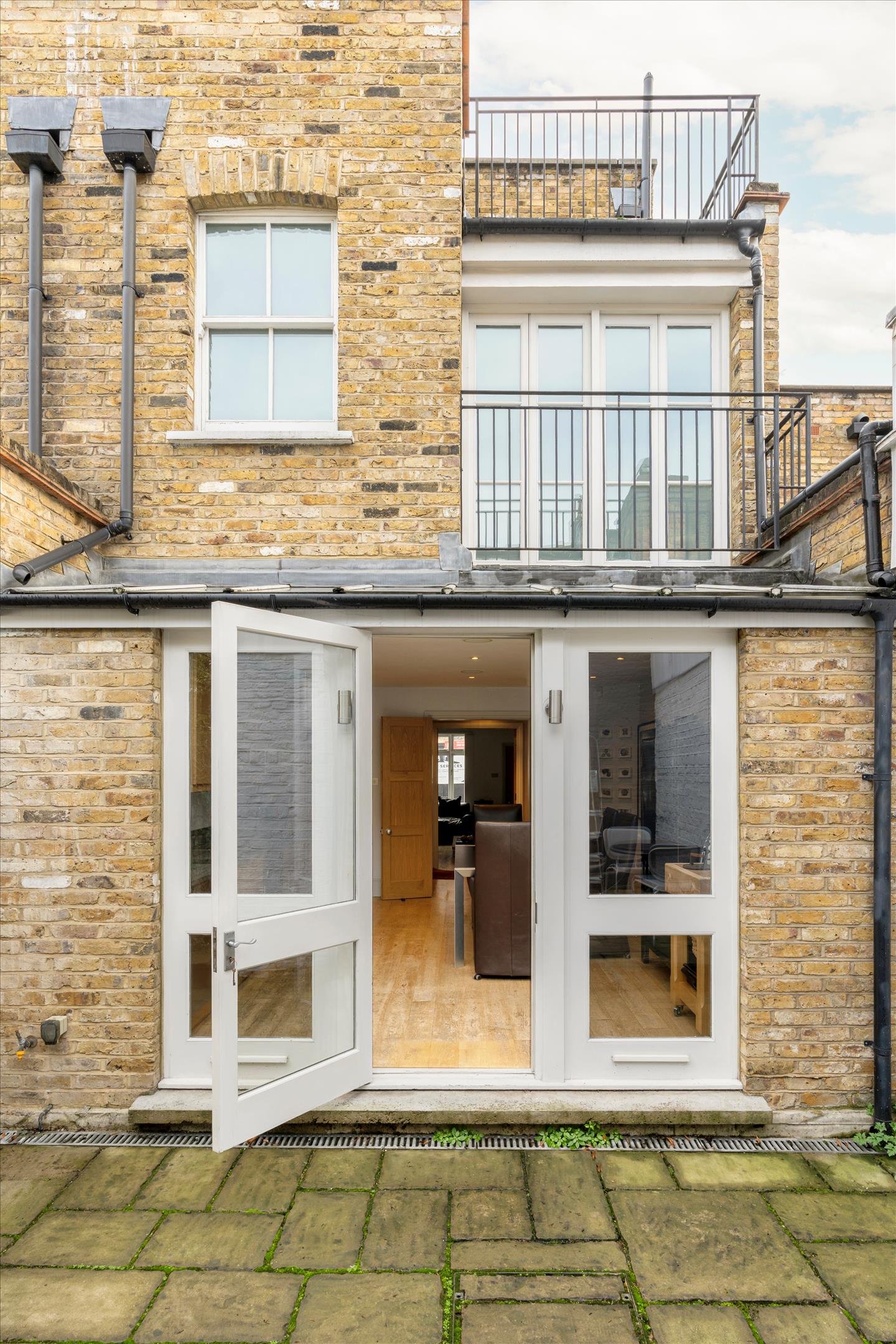 Donne Place, London, SW3