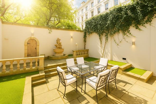 Ennismore Gardens, Knightsbridge, London, SW7