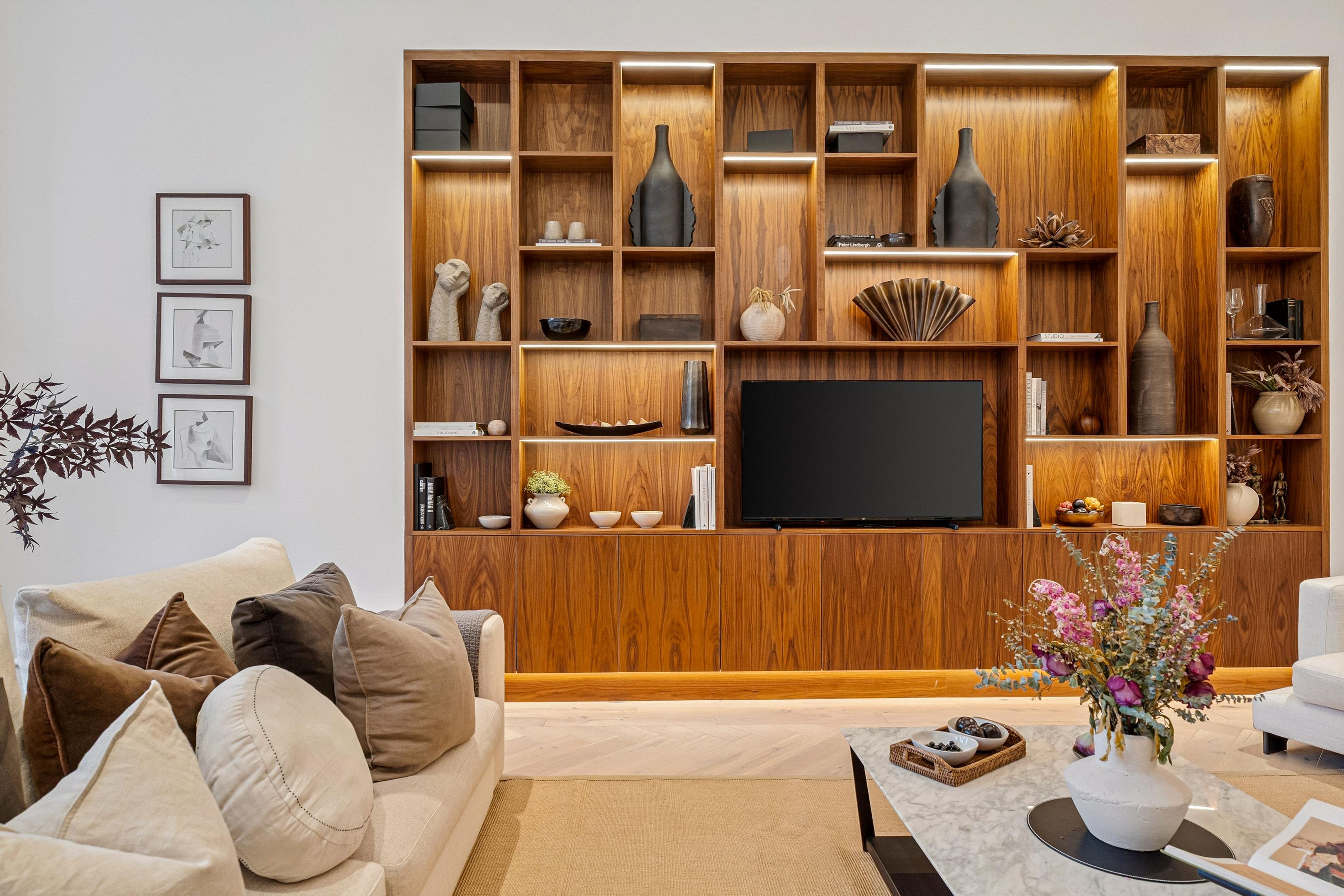 Wellington Court, 116 Knightsbridge, London SW1X