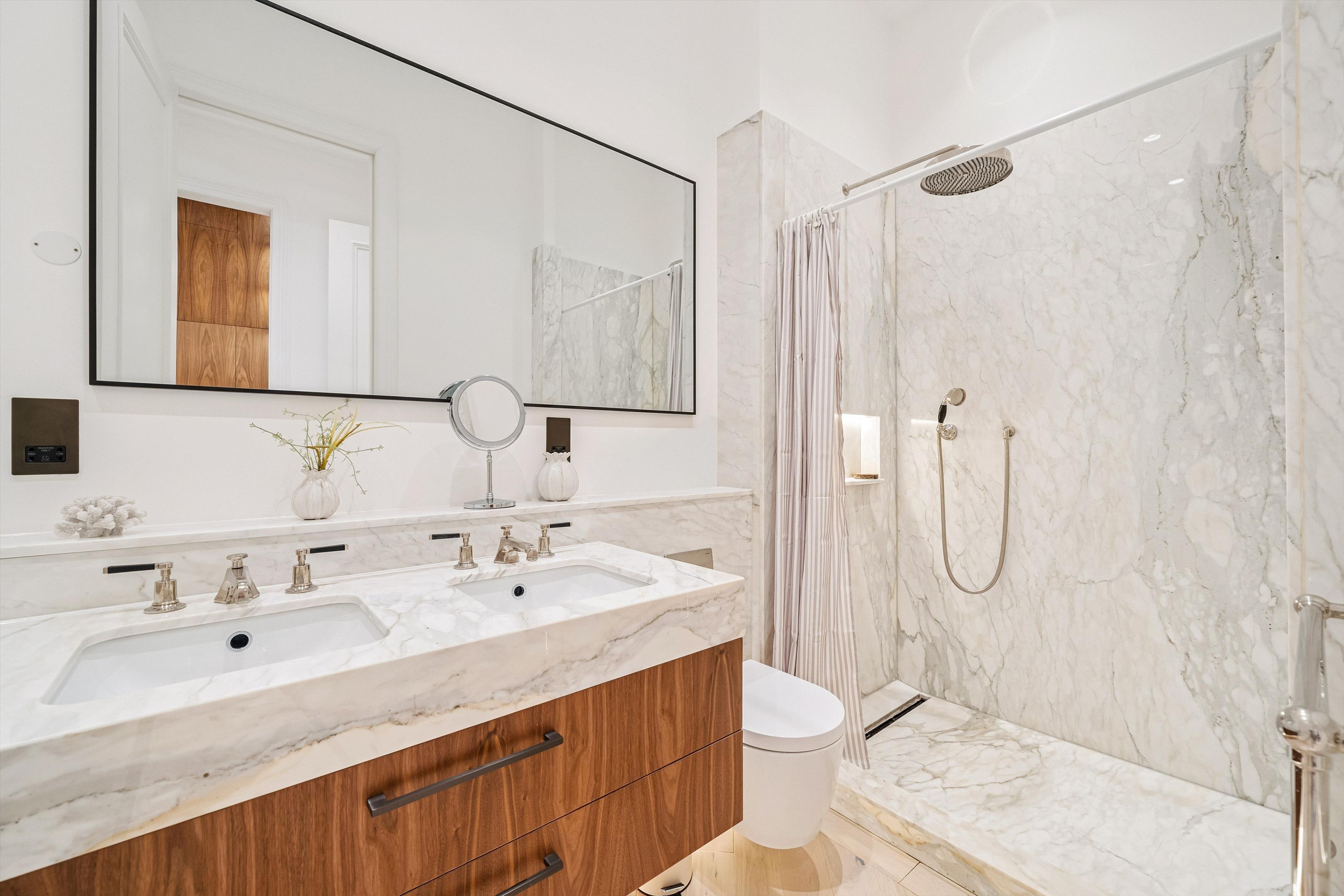 Wellington Court, 116 Knightsbridge, London SW1X