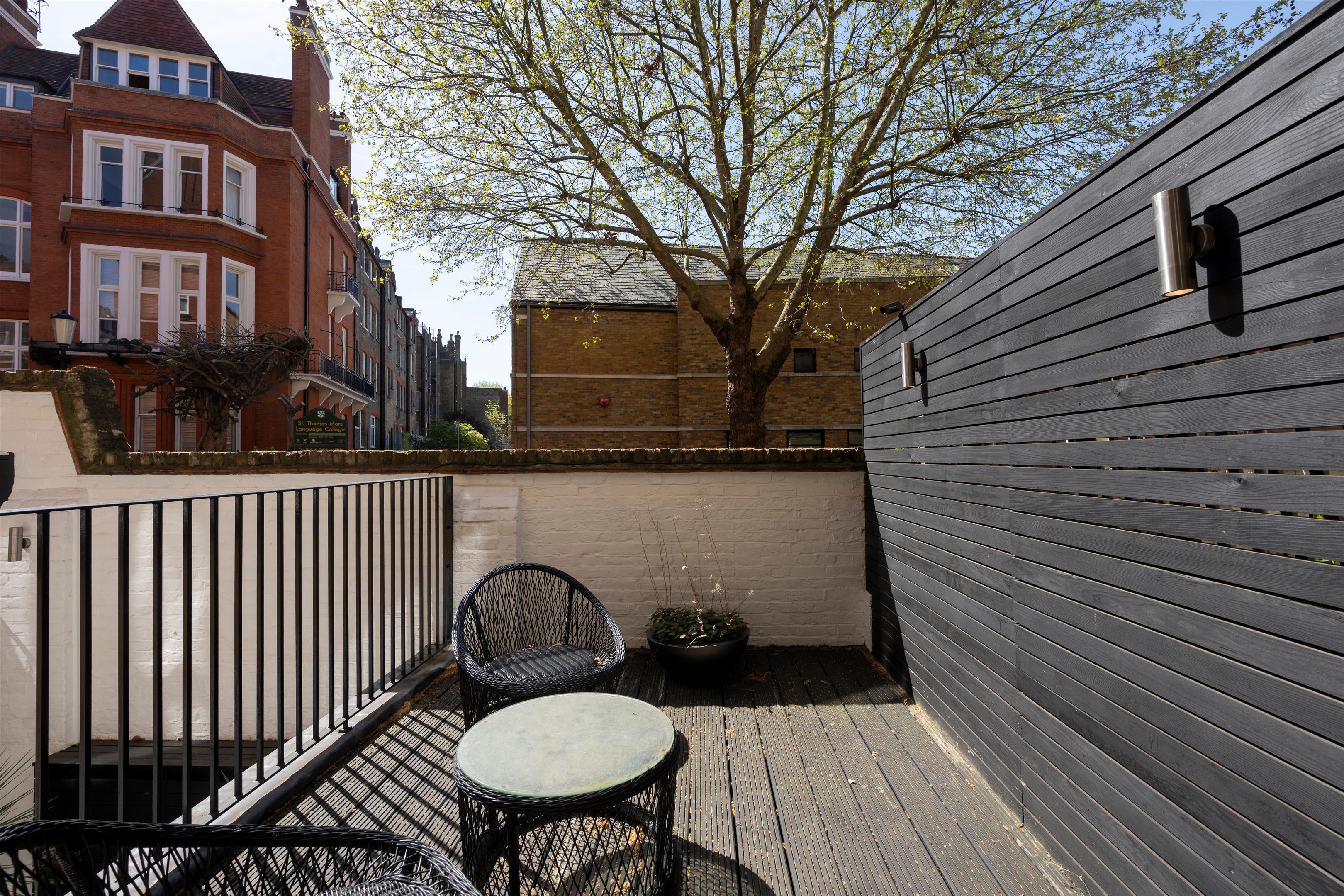 63 Cadogan Gardens, Knightsbridge, London SW3