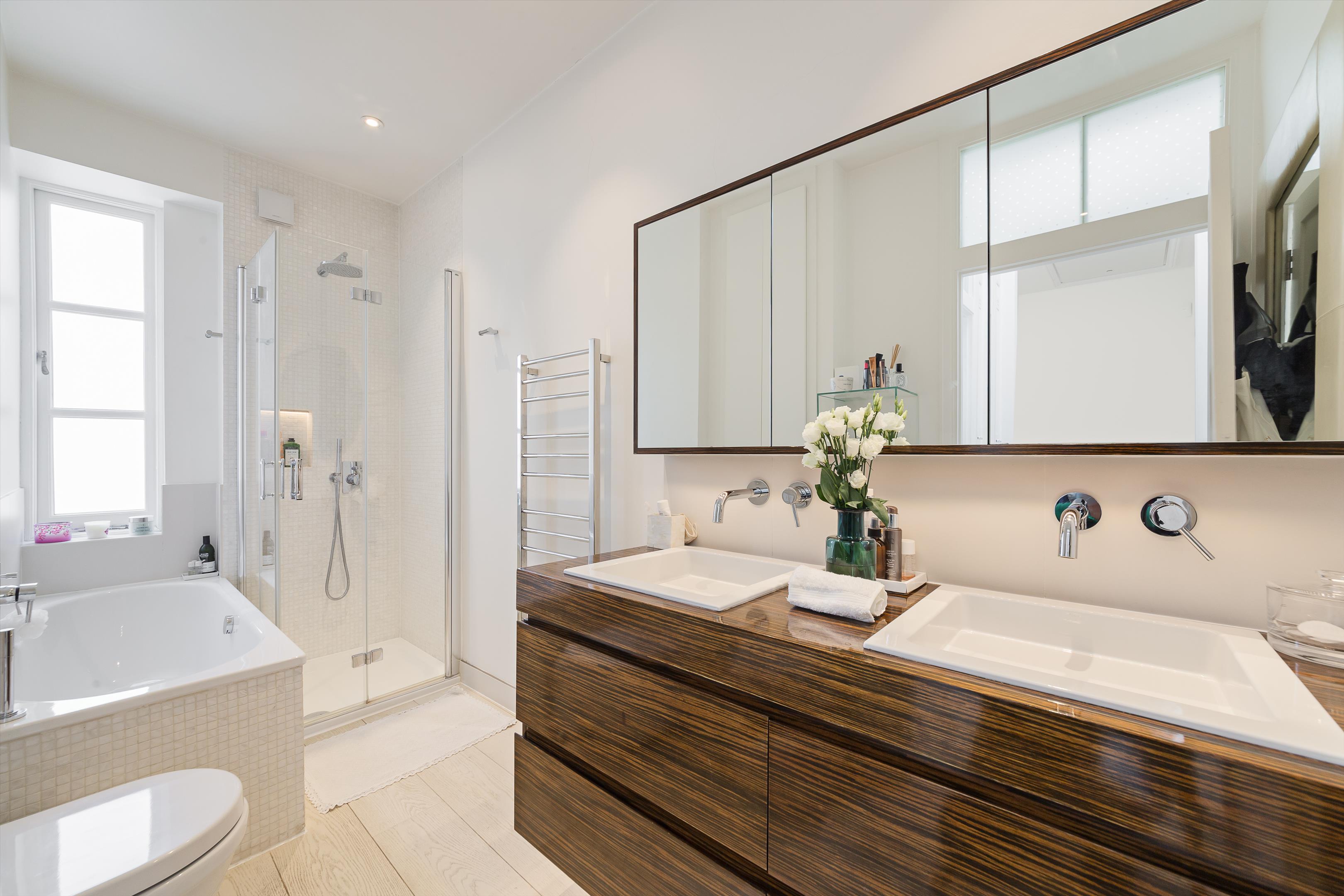 Sydney Mews, London SW3