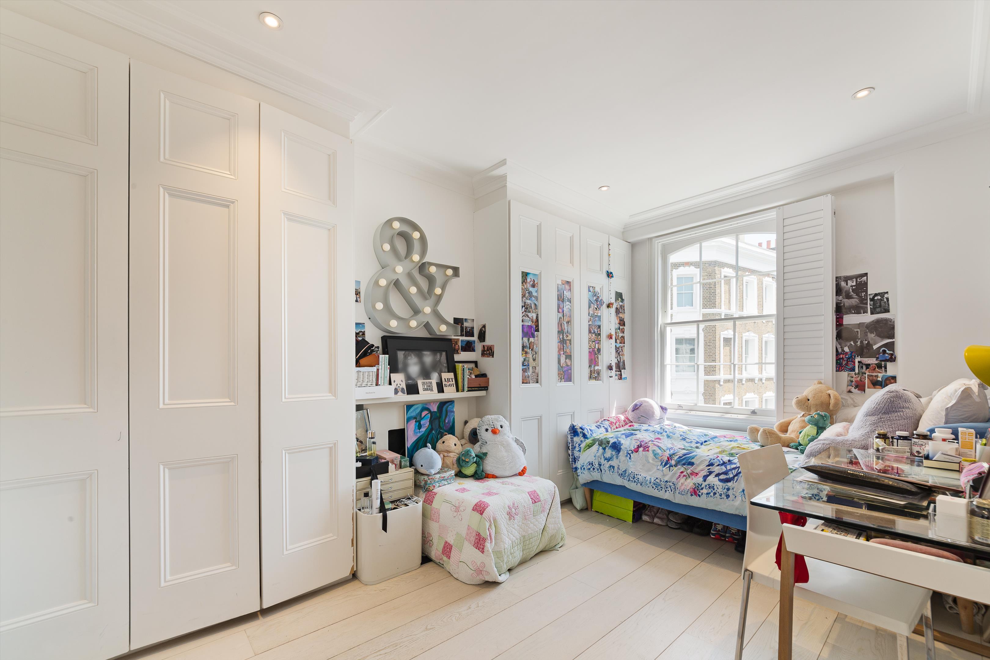 Sydney Mews, London SW3