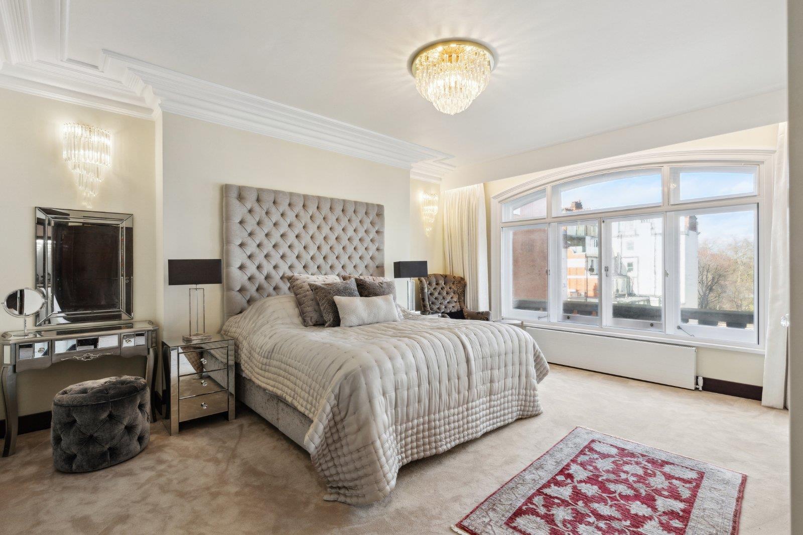 Knightsbridge, London SW1X