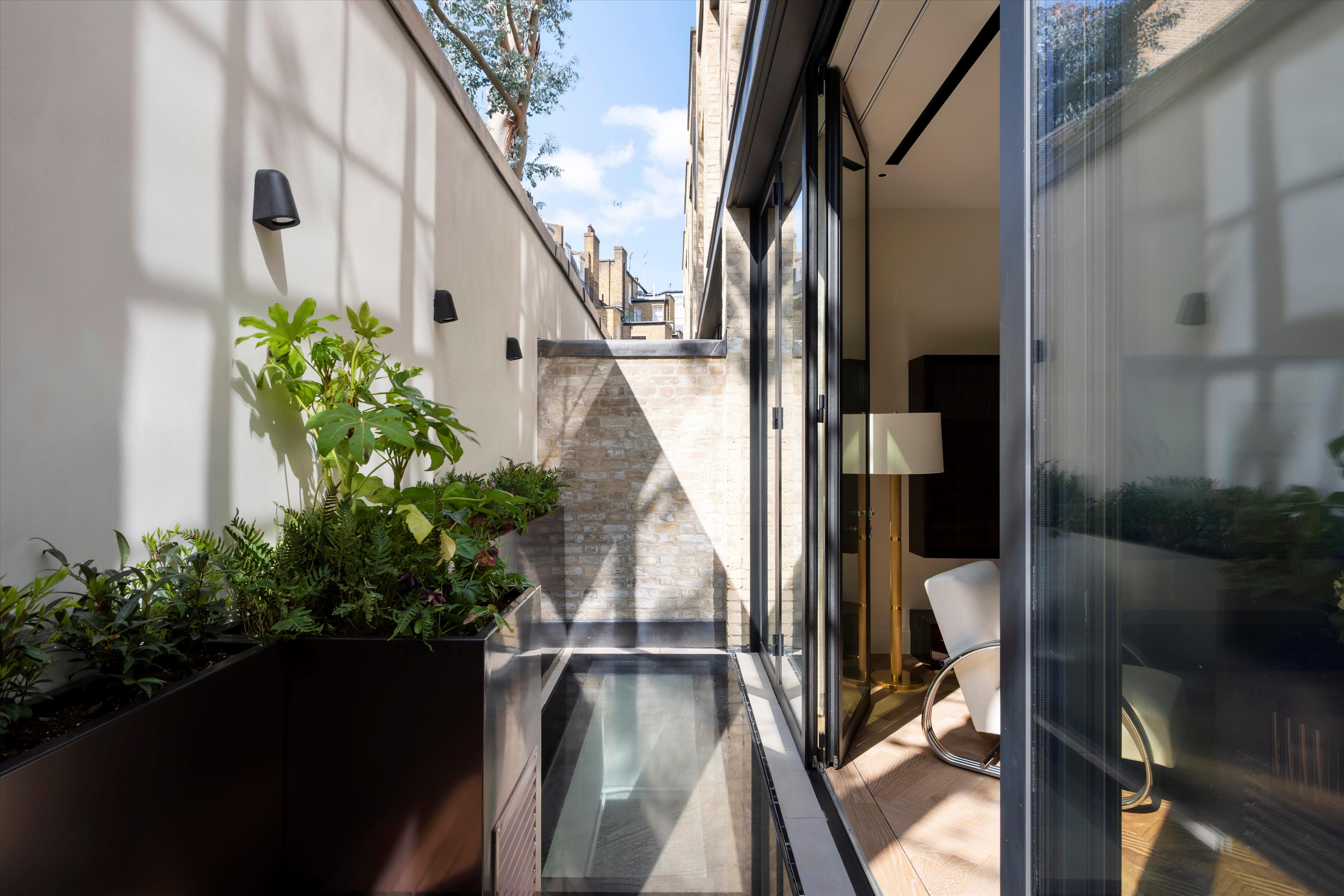 Lancelot Place, Knightsbridge, London SW7