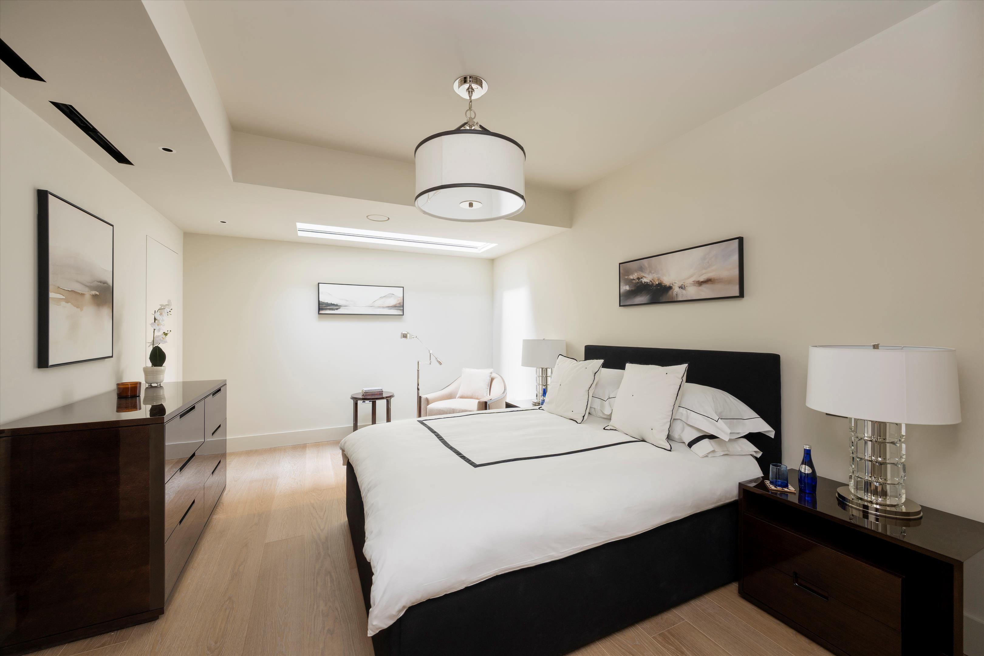 Lancelot Place, Knightsbridge, London SW7