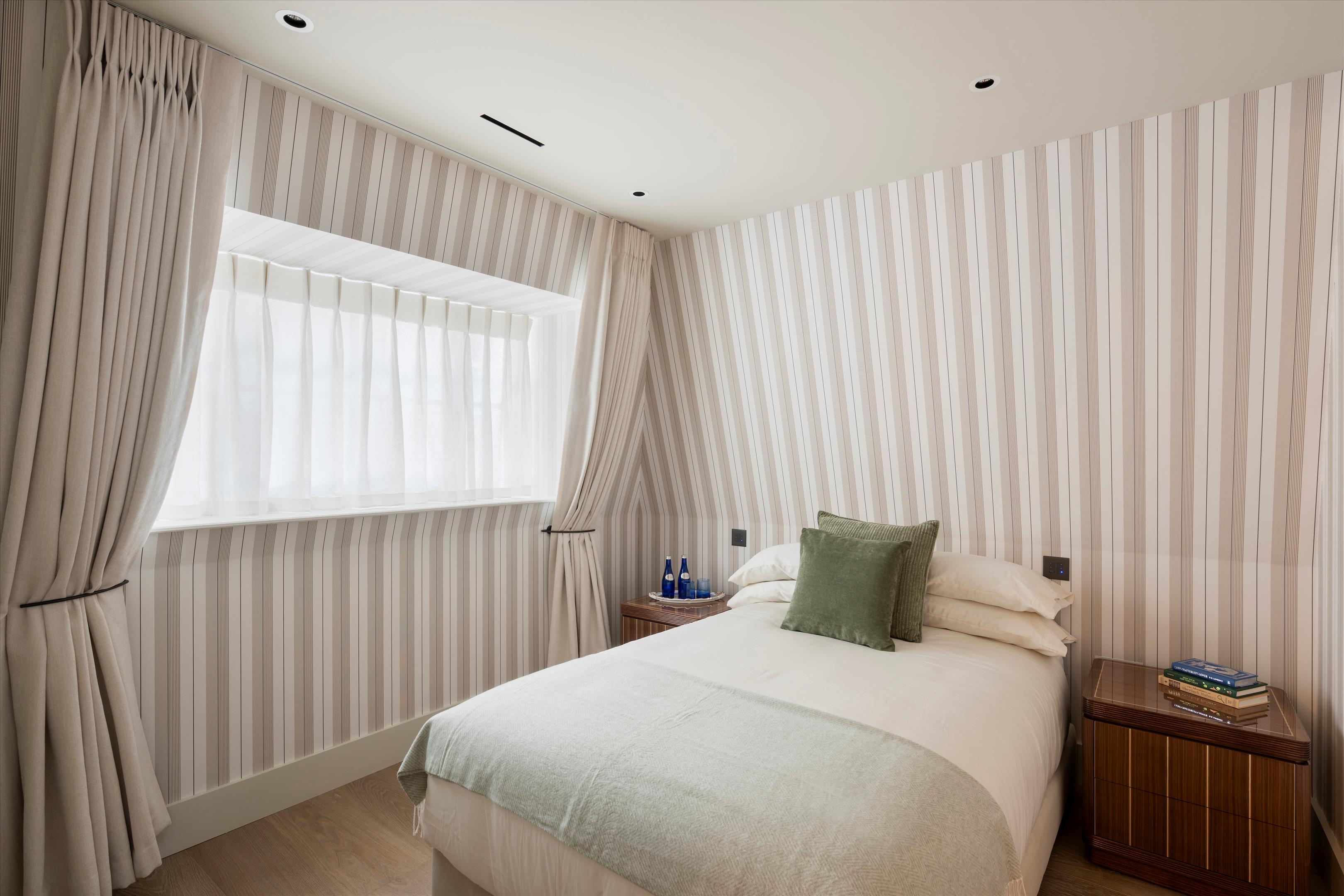 Lancelot Place, Knightsbridge, London SW7