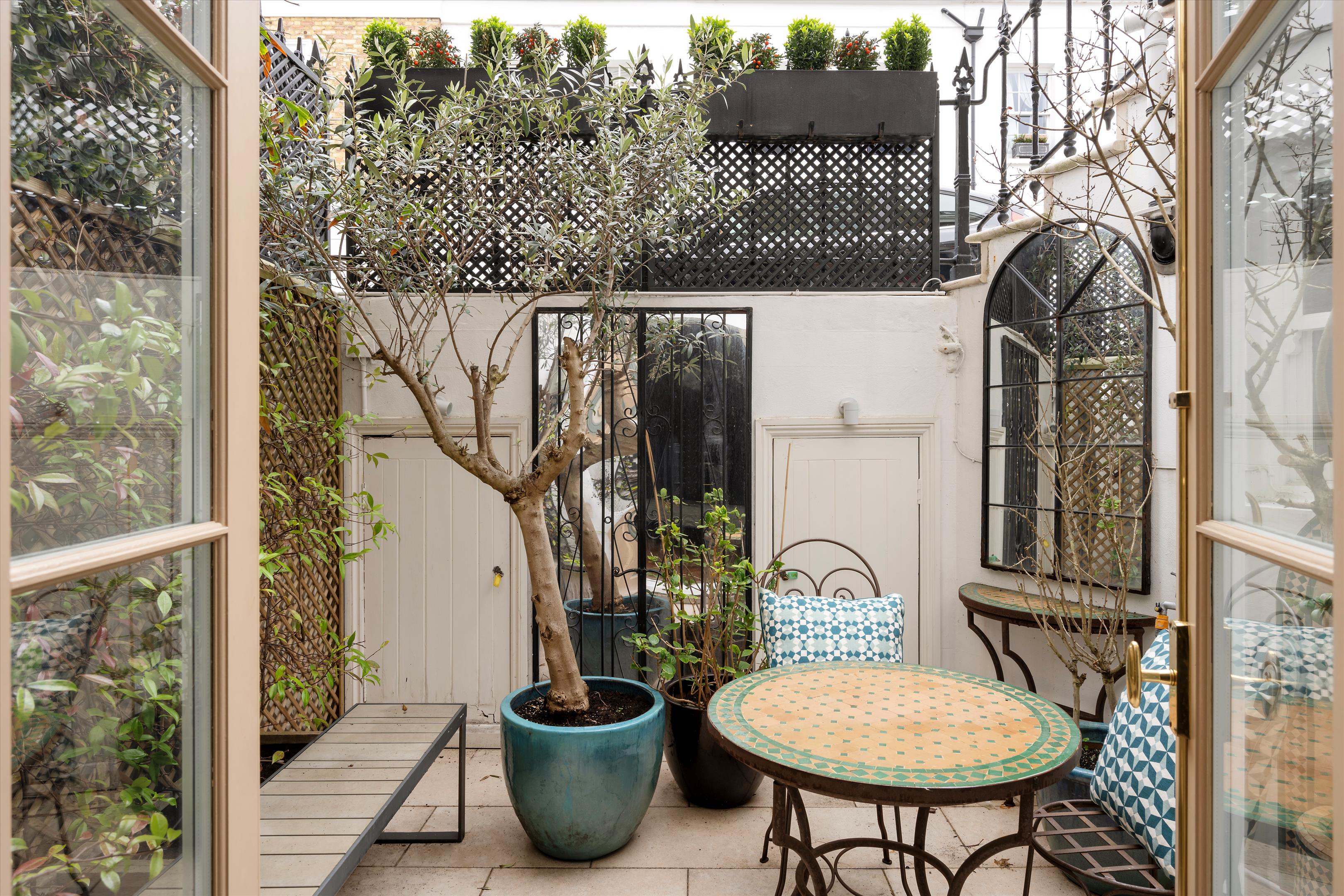 First Street, Chelsea, London SW3