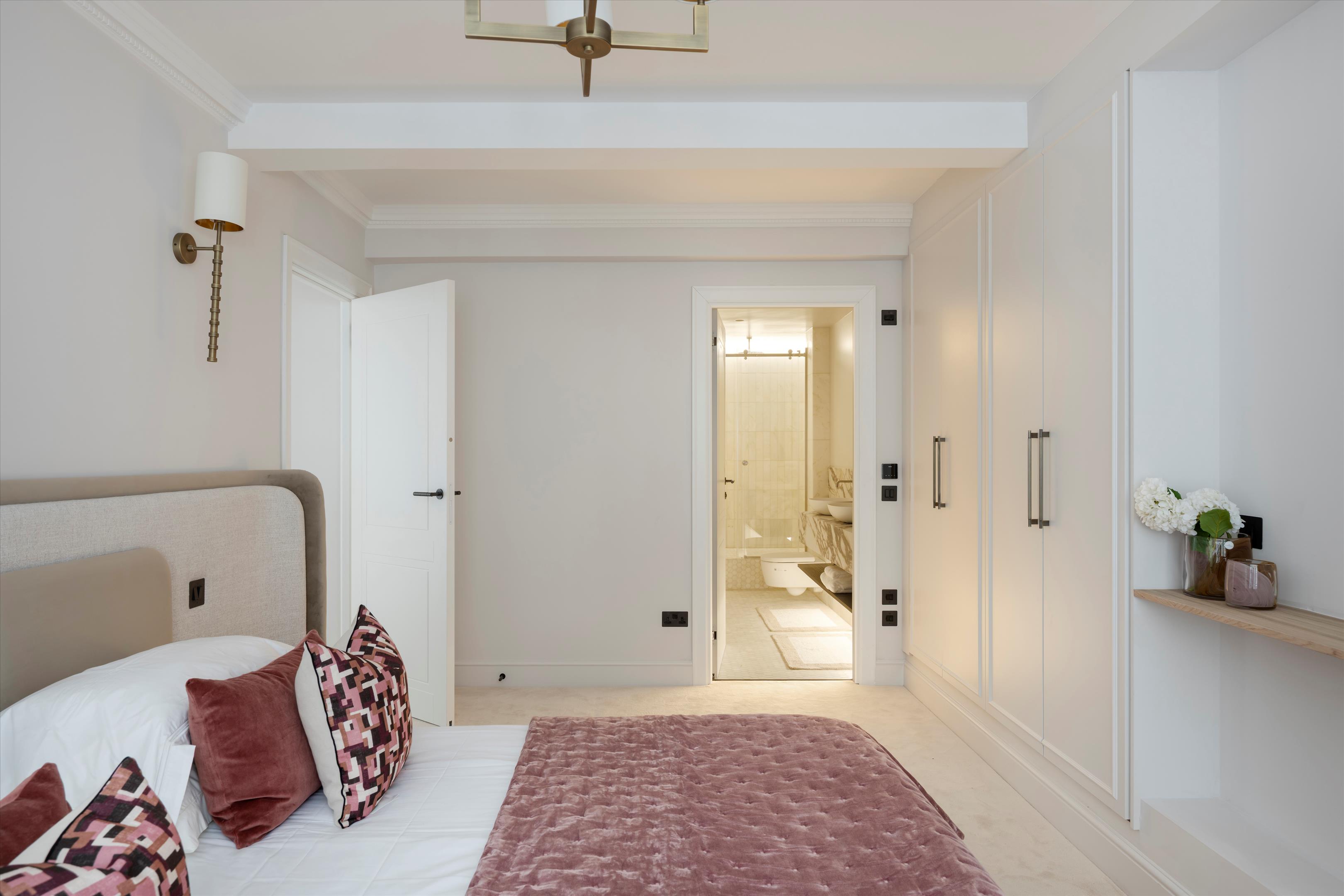 Malvern Court, Onslow Square, London SW7