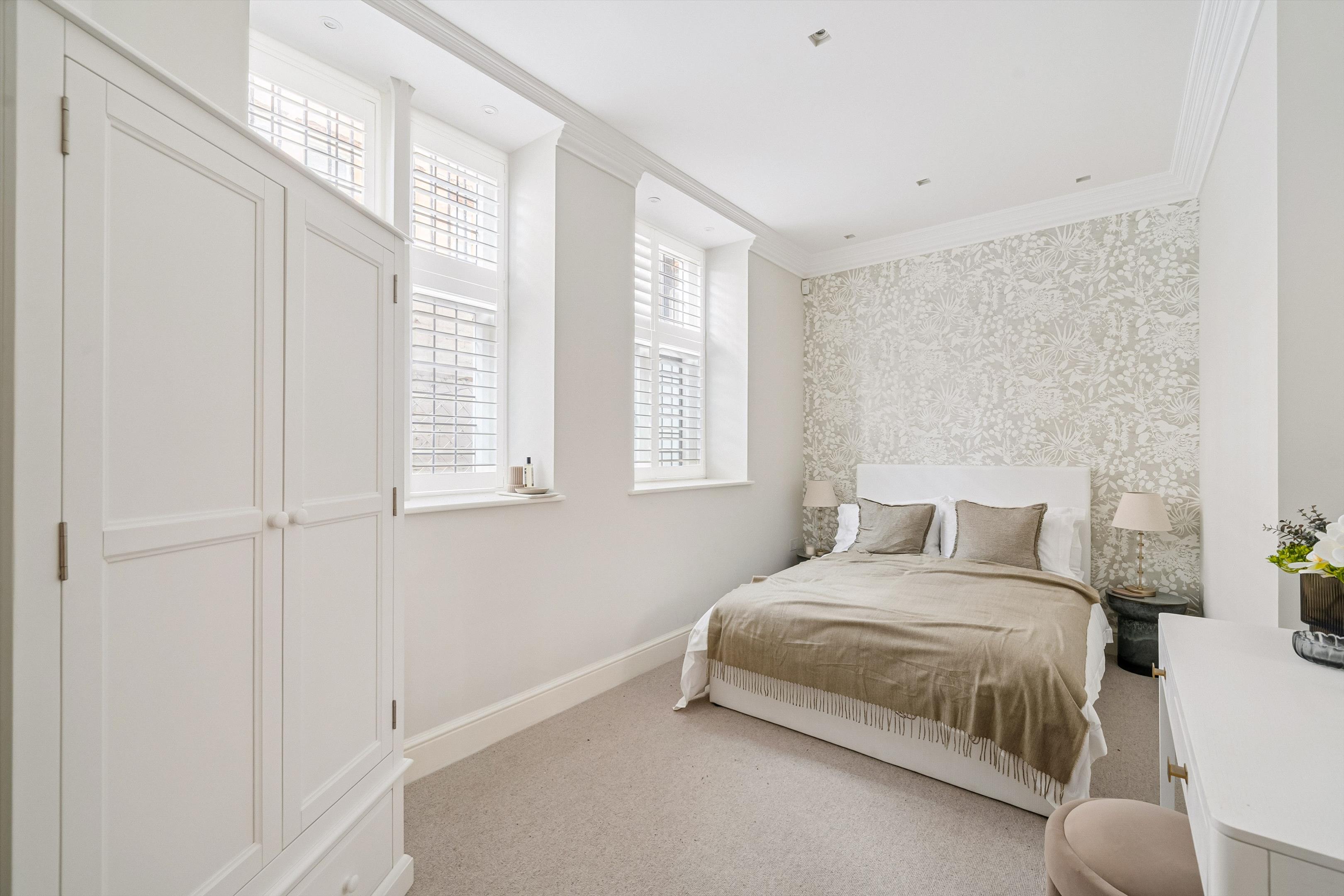 Cadogan Square, London SW1X