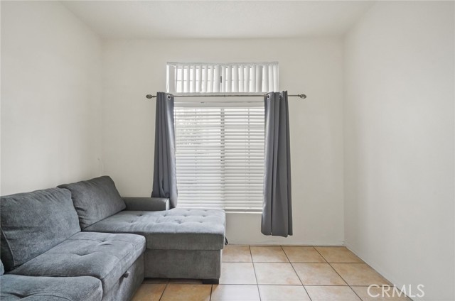 11150 Glenoaks BLVD Unit: 18