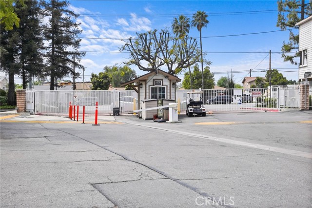 11150 Glenoaks BLVD Unit: 18