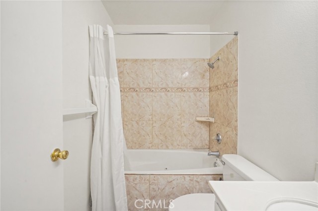 11150 Glenoaks BLVD Unit: 18