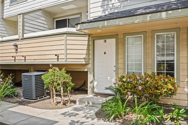 11150 Glenoaks BLVD Unit: 18