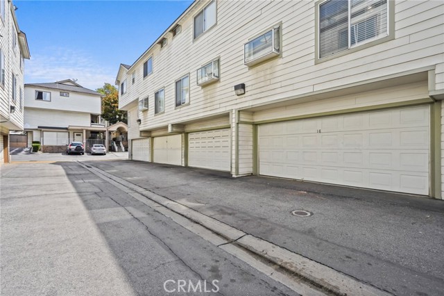 11150 Glenoaks BLVD Unit: 18