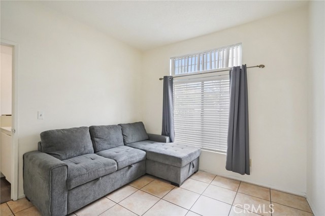 11150 Glenoaks BLVD Unit: 18
