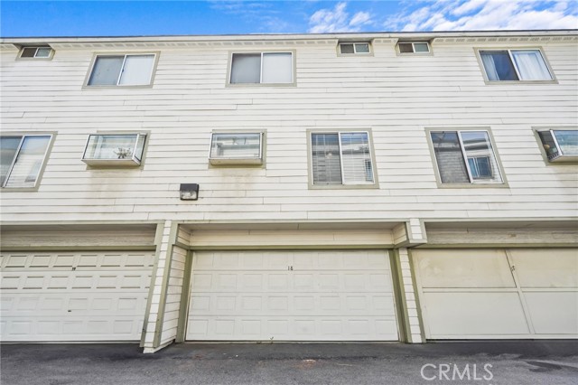 11150 Glenoaks BLVD Unit: 18