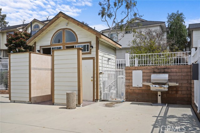 11150 Glenoaks BLVD Unit: 18