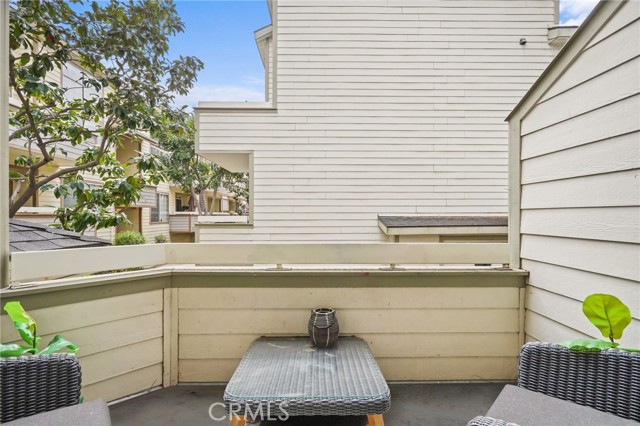 11150 Glenoaks BLVD Unit: 18