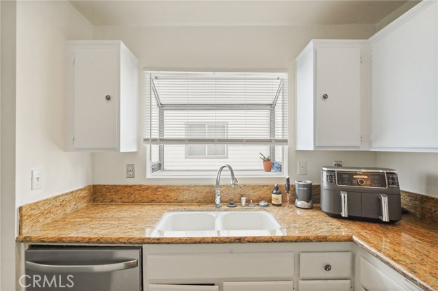 11150 Glenoaks BLVD Unit: 18