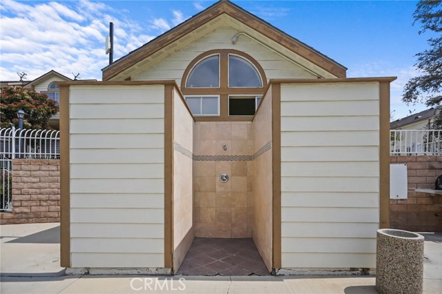 11150 Glenoaks BLVD Unit: 18