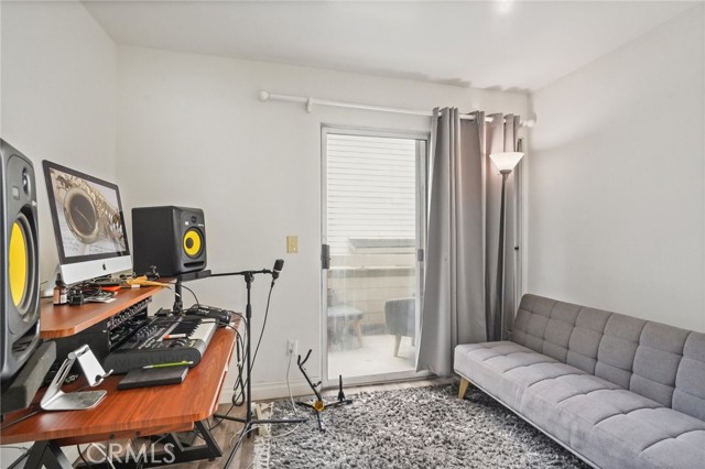 11150 Glenoaks BLVD Unit: 18