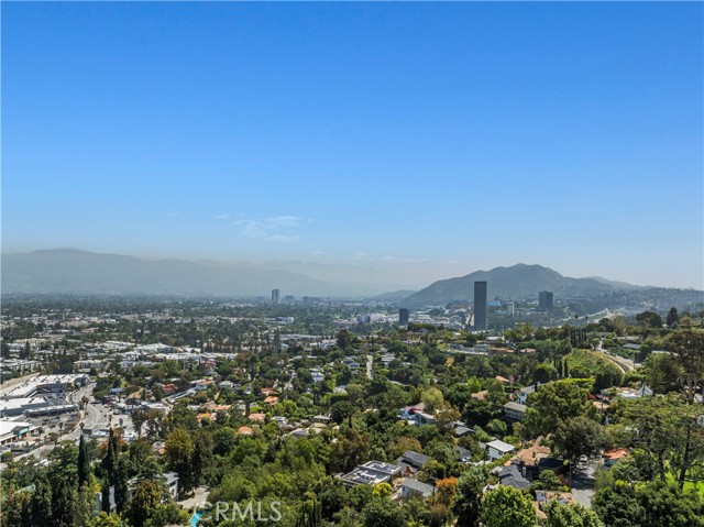 11408 Decente CT, Studio City 