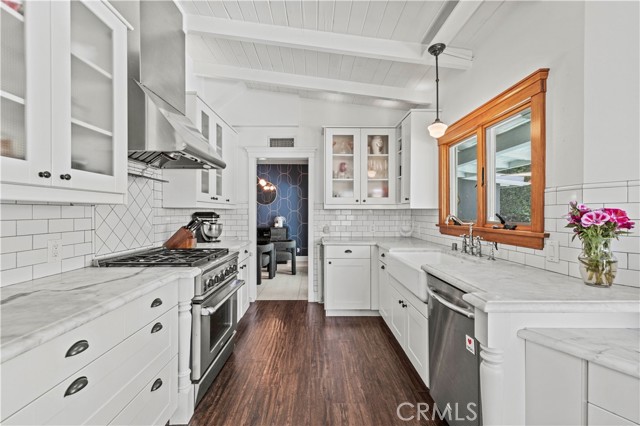 11408 Decente CT, Studio City 