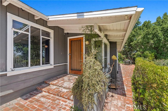 11408 Decente CT, Studio City 