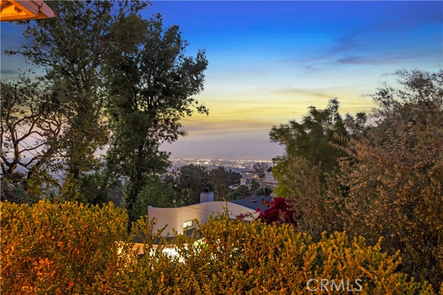 11408 Decente CT, Studio City 