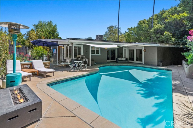 11408 Decente CT, Studio City 