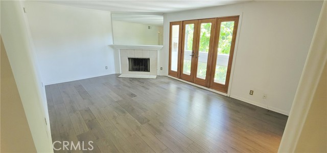 4415 Saugus AVE Unit: 201