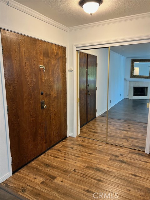 4415 Saugus AVE Unit: 201