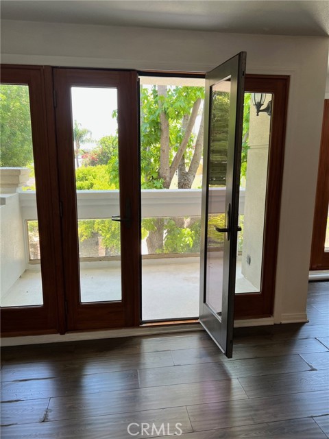 4415 Saugus AVE Unit: 201