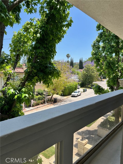 4415 Saugus AVE Unit: 201