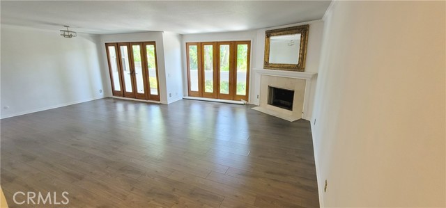4415 Saugus AVE Unit: 201