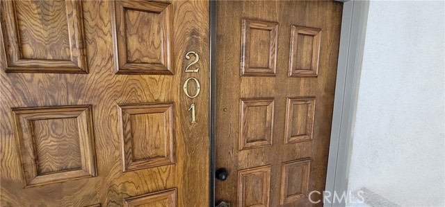 4415 Saugus AVE Unit: 201