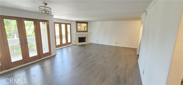 4415 Saugus AVE Unit: 201