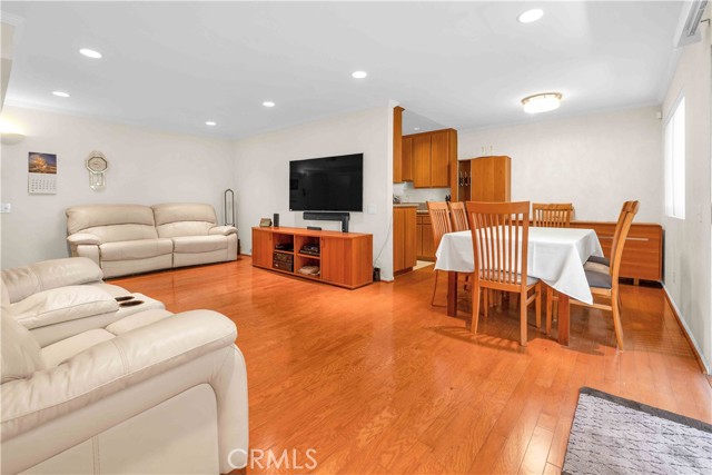 5400 Lindley AVE Unit: 117