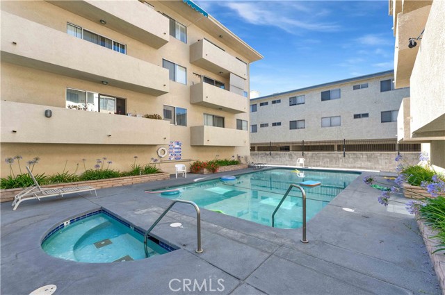 5400 Lindley AVE Unit: 117